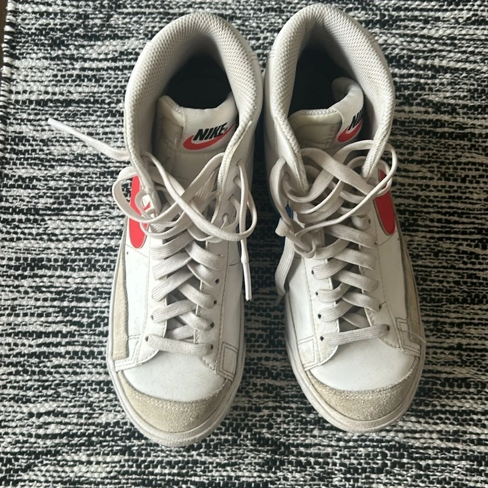 Nike Blazers white/orange/blue size 5 youth